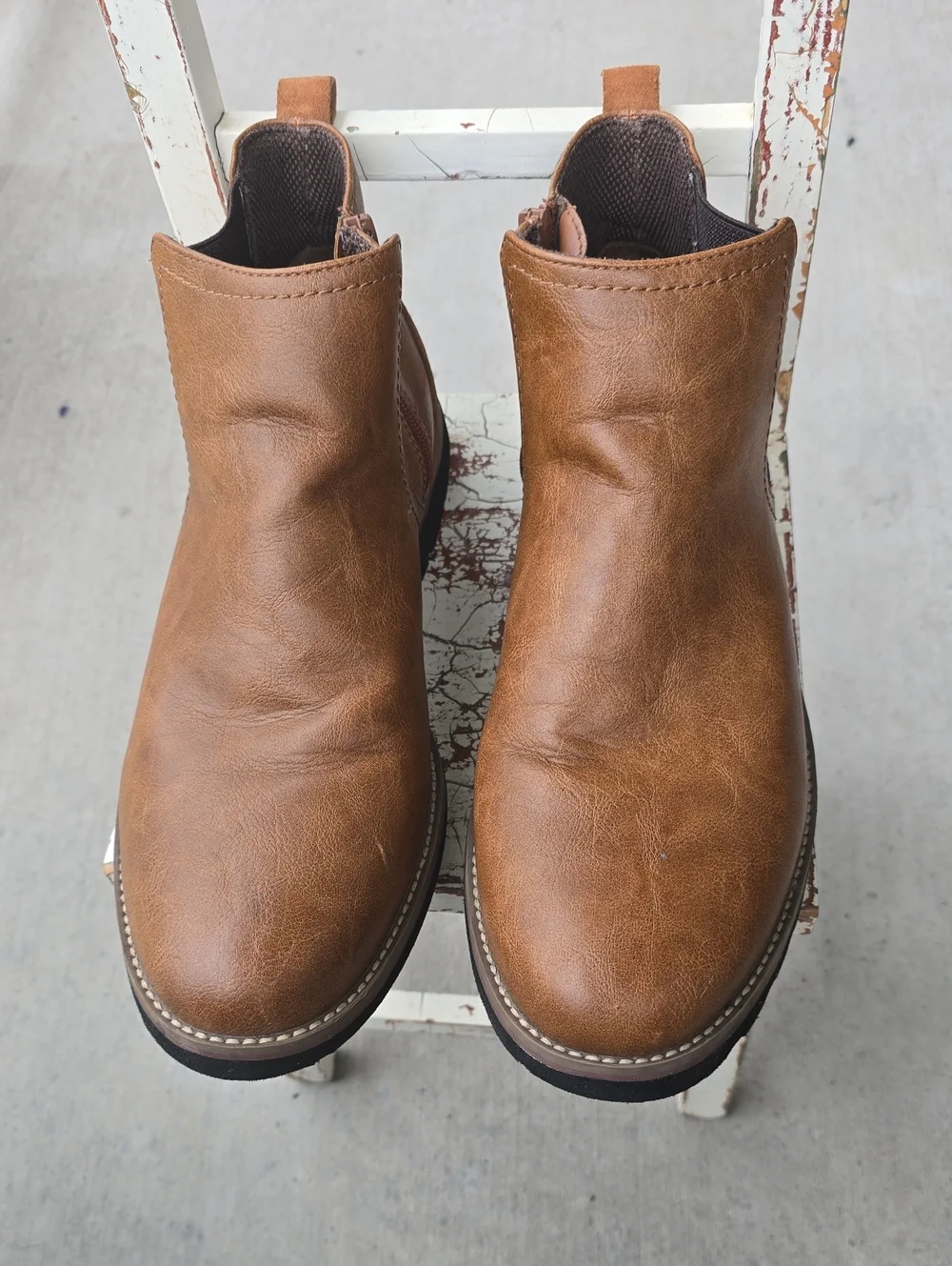 Men's Tan Chelsea Boots - Classic Pull-On Casual 10.5
